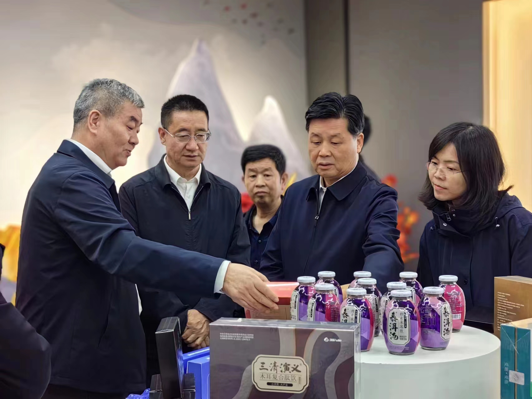 陜西省政協(xié)委員、三八婦樂袁曉峰榮獲2023年度優(yōu)秀省政協(xié)委員表彰