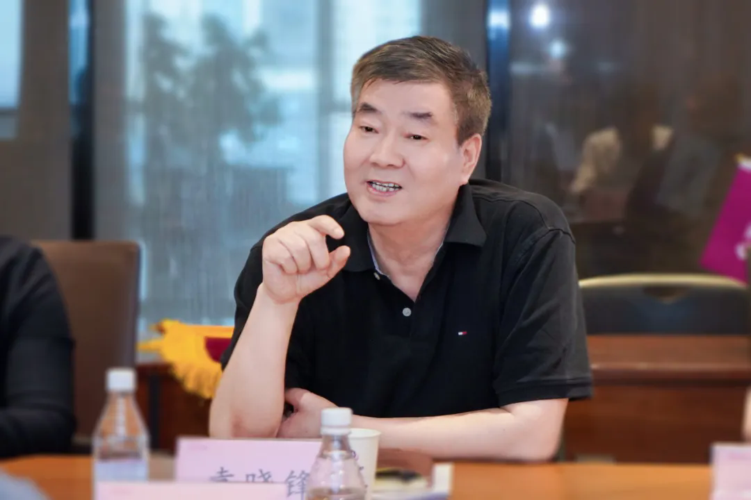 三八婦樂袁曉峰：學(xué)習(xí)黨的二十屆三中全會精神，堅定企業(yè)發(fā)展信心